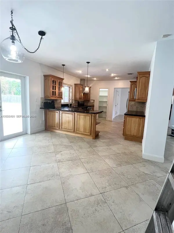 14500 SW 98th Ave, Miami, FL 33176