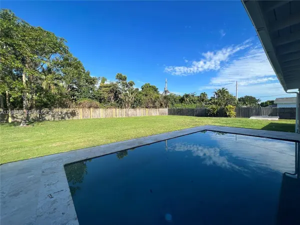 14500 SW 98th Ave, Miami, FL 33176