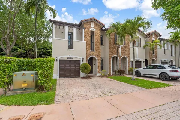 10276 NW 30th Ter, Doral, FL 33172