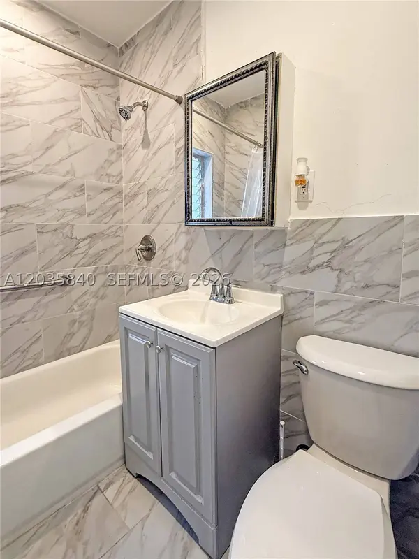 3390 SW 75th Ave #B, Miami, FL 33155