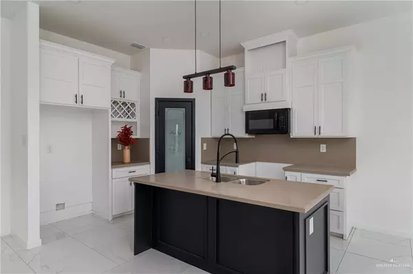 1205 E Evergreen AVE, San Juan, TX 78589