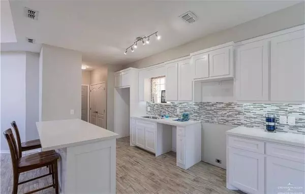 3204 Black Oak LN, Mission, TX 78573