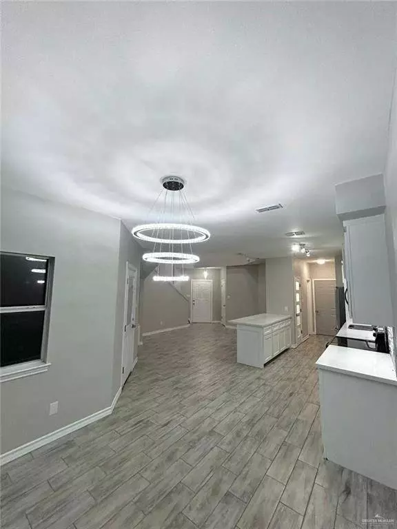 3204 Black Oak LN, Mission, TX 78573