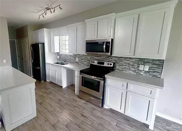 3204 Black Oak LN, Mission, TX 78573