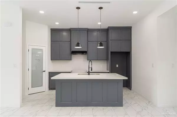 3609 Las Brisas ST, Edinburg, TX 78542