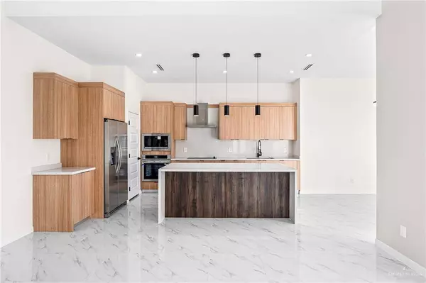 517 Pine Oak ST, Donna, TX 78537