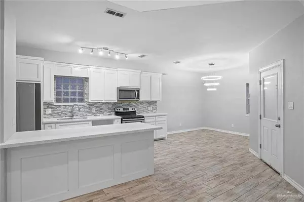 3204 Black Oak LN, Mission, TX 78573