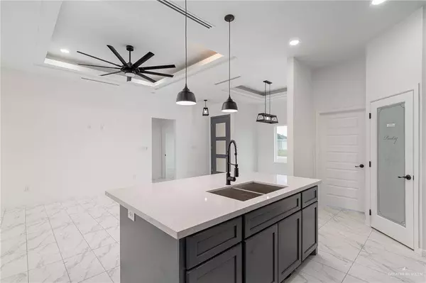 3609 Las Brisas ST, Edinburg, TX 78542