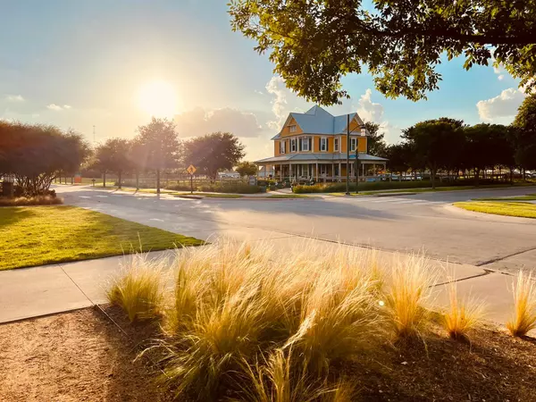 Argyle yellow house 2