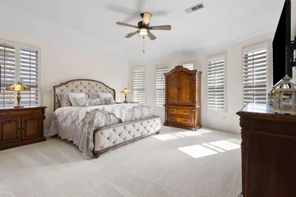 6116 Falls Lake Rd, Fort Worth, TX 76179-1477