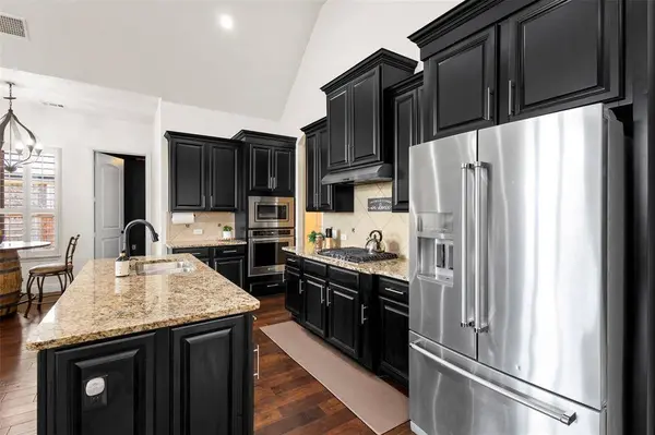 6116 Falls Lake Road, Fort Worth, TX 76179