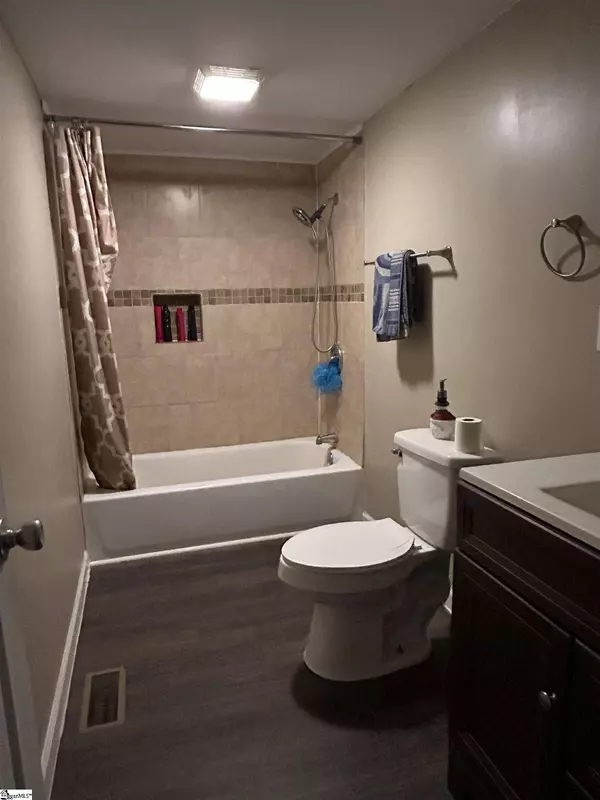 187 Poinsett Circle, Easley, SC 29640