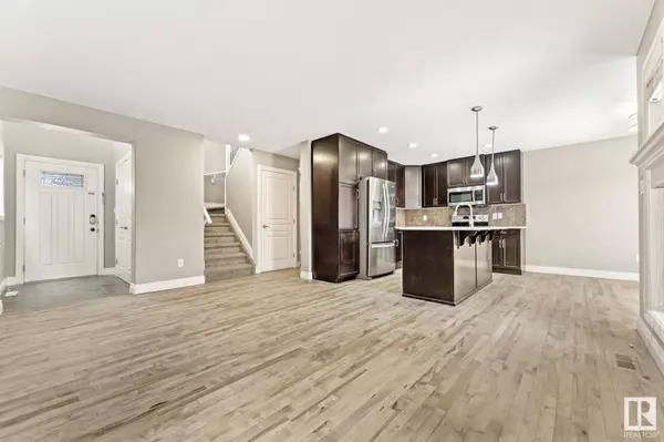 2046 69A ST SW, Edmonton, AB T6X 0S5