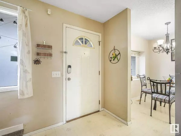 14107 30 ST NW, Edmonton, AB T5Y 1M6