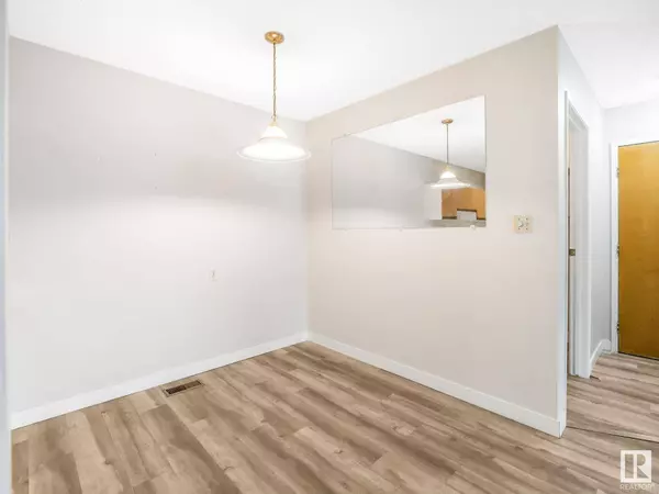 #305 45 AKINS DR, St. Albert, AB T8N 2P4