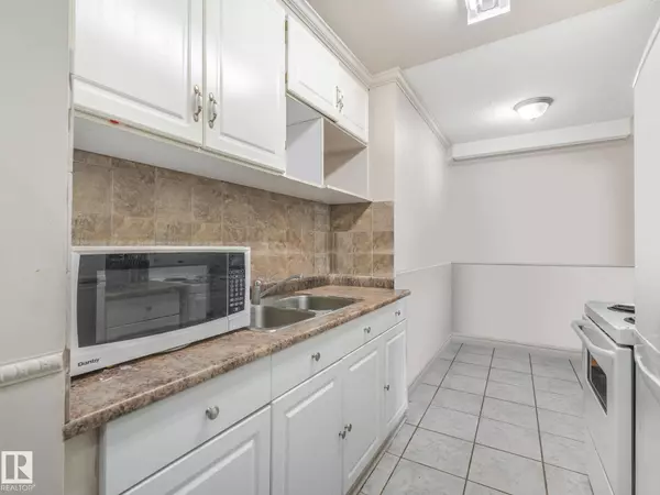 #8B 13230 FORT RD NW, Edmonton, AB T5A 1C2