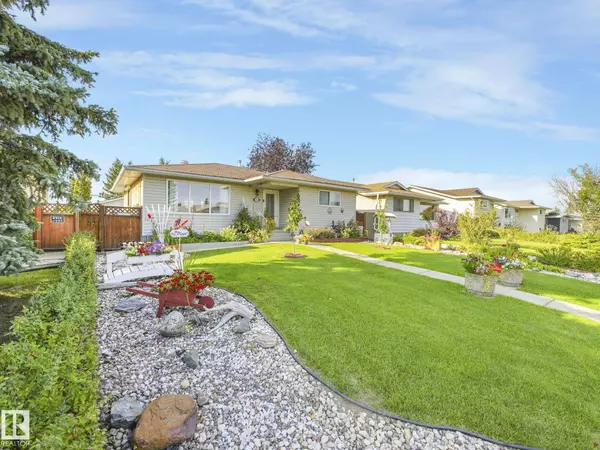 1912 LAKEWOOD RD S NW, Edmonton, AB T6K 3W8