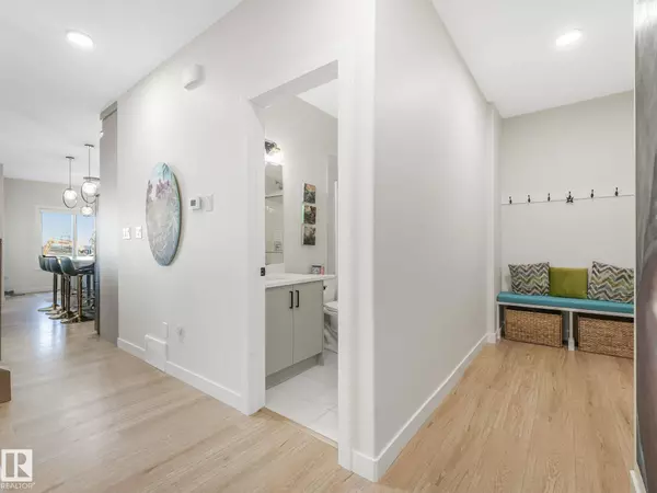 3063 200 ST NW, Edmonton, AB T6M 1N7