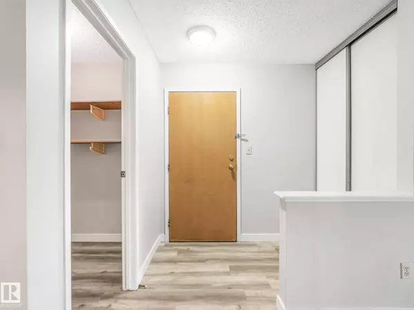 #305 45 AKINS DR, St. Albert, AB T8N 2P4