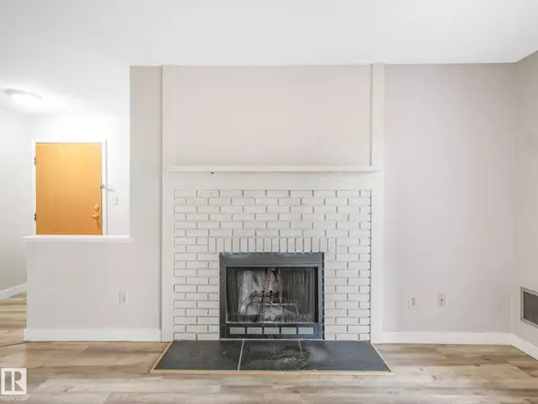 #305 45 AKINS DR, St. Albert, AB T8N 2P4