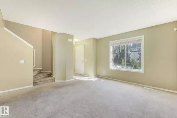 #28 8304 11 AV SW, Edmonton, AB T6X 1J8