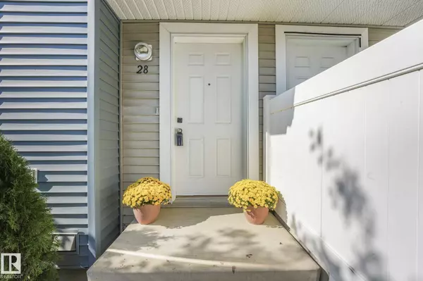 #28 8304 11 AV SW, Edmonton, AB T6X 1J8