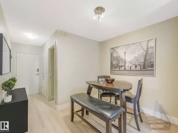 #102 9715 110 ST NW, Edmonton, AB T5K 2M1