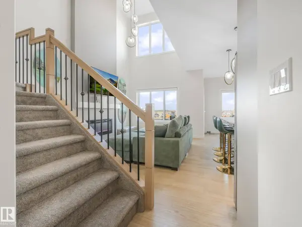 3063 200 ST NW, Edmonton, AB T6M 1N7