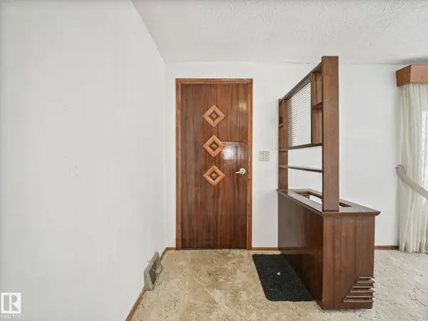 5004 49 AV, Lamont, AB T0B 2R0