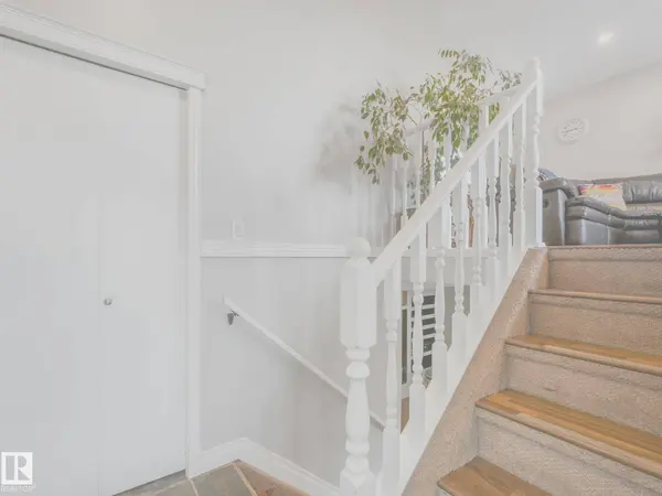 317 KLINE CR NW, Edmonton, AB T6L 6K8