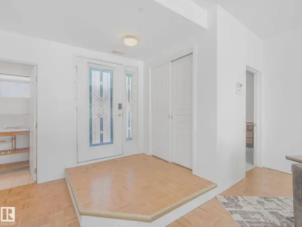 #110 10728 82 AV NW, Edmonton, AB T6E 6P5