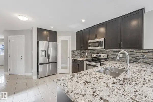 5970 167C AV NW, Edmonton, AB T5Y 0W4