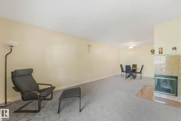 #49 2703 79 ST NW, Edmonton, AB T6K 3Z6