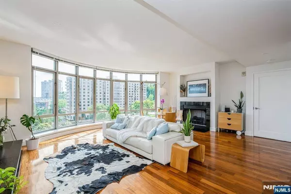 8100 River RD #612, North Bergen, NJ 07047