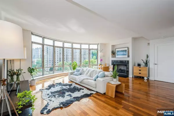 8100 River RD #612, North Bergen, NJ 07047