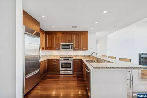 8100 River RD #0107, North Bergen, NJ 07047