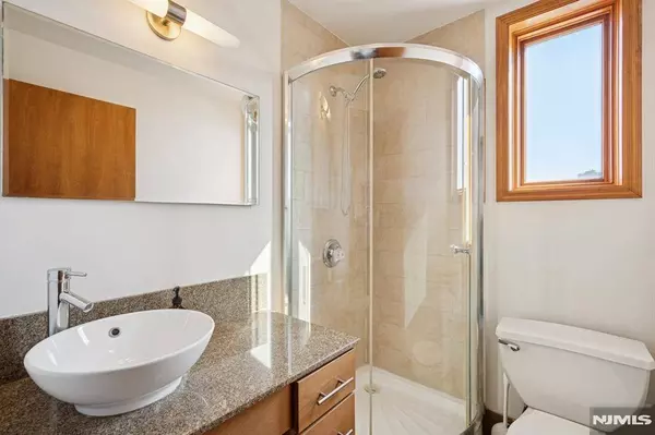 515 30th ST #03C, Union City, NJ 07087