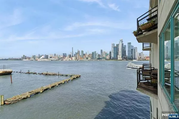 600 Harbor BLVD #973/975, Weehawken, NJ 07086