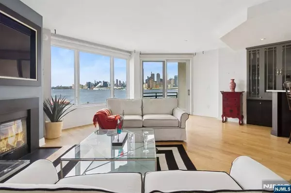 600 Harbor BLVD #973/975, Weehawken, NJ 07086