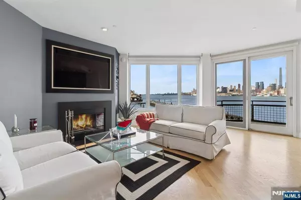 600 Harbor BLVD #973/975, Weehawken, NJ 07086