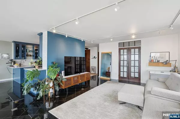 380 Mountain #1012, Union City, NJ 07087