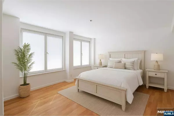 600 Harbor BLVD #1005, Weehawken, NJ 07086