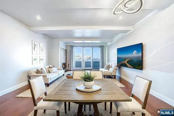 600 Harbor BLVD #673, Weehawken, NJ 07086