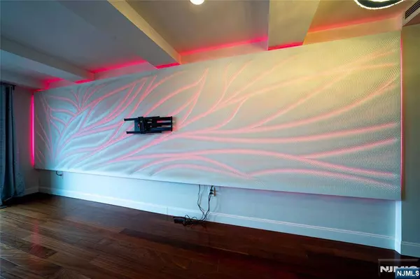 600 Harbor BLVD #673, Weehawken, NJ 07086