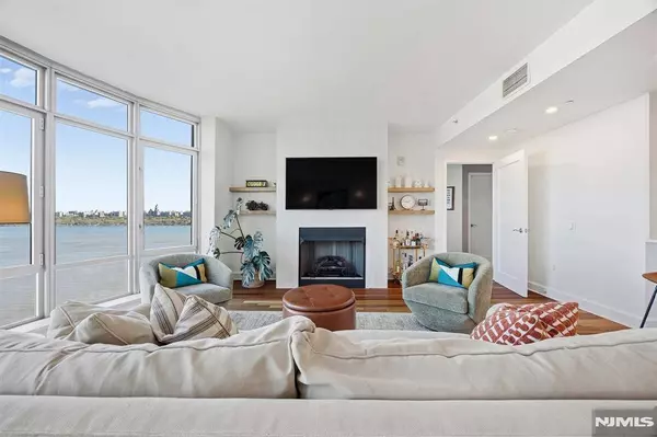 8100 River RD #1203, North Bergen, NJ 07047