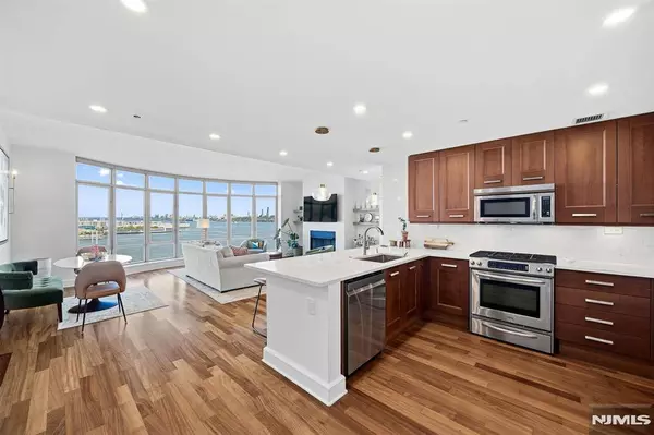 8100 River RD #1203, North Bergen, NJ 07047