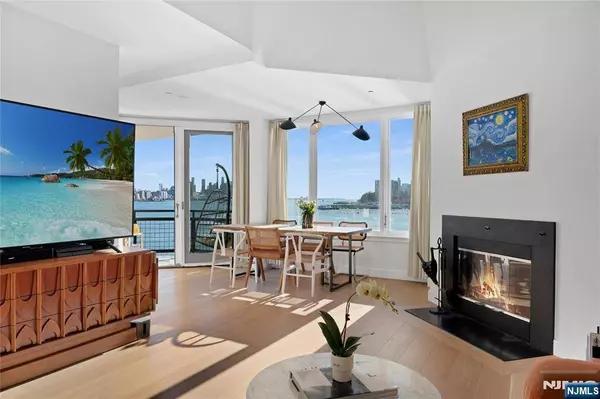 600 Harbor BLVD #1064, Weehawken, NJ 07086