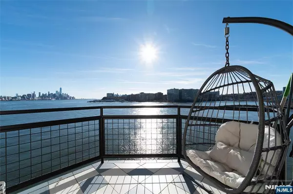 600 Harbor BLVD #1064, Weehawken, NJ 07086