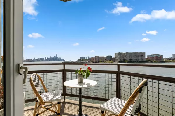 600 HARBOR BLVD  #934/936, Weehawken, NJ 07086