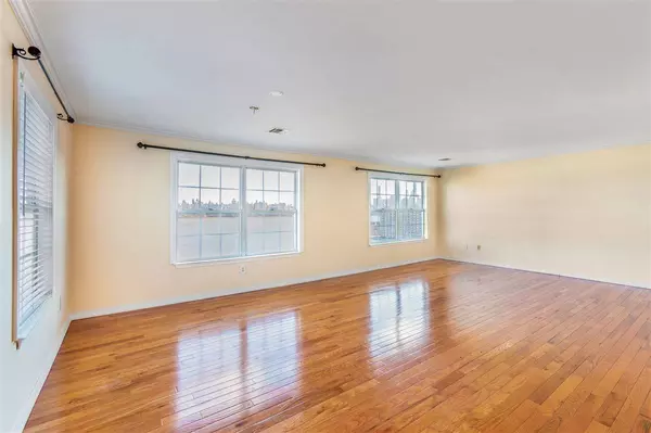 32 BERGEN RIDGE RD  #2, North Bergen, NJ 07047